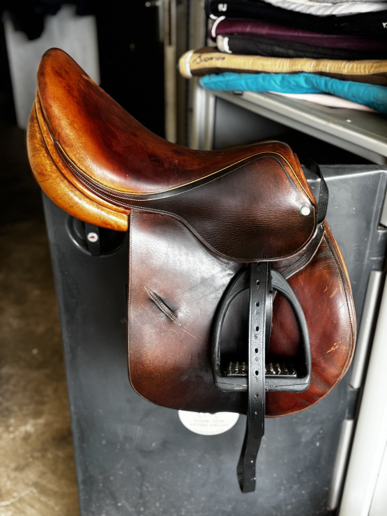 Selle mixte Childeric 17 pouces occasion