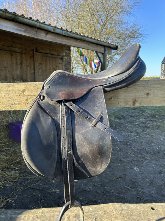 Selle mixte Beltack 17,5 pouces occasion