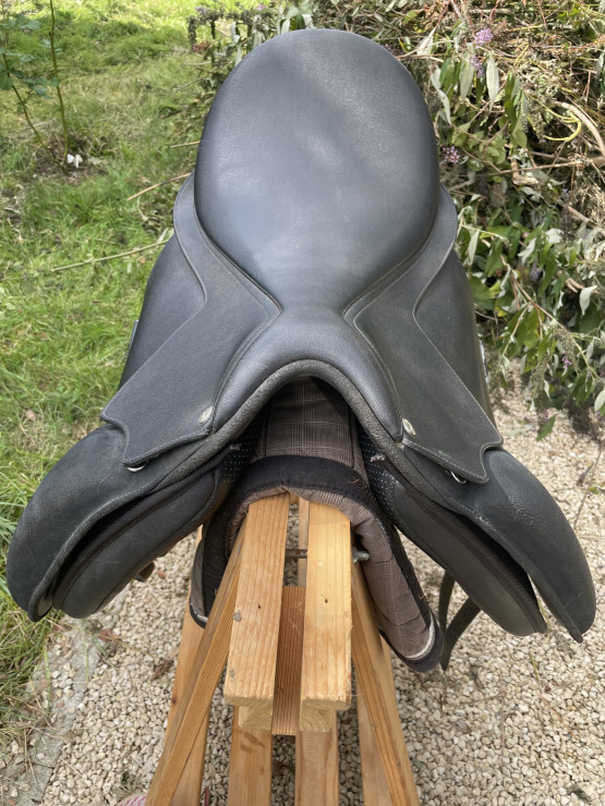 Selle dressage Wintec synthétique 17 pouces occasion