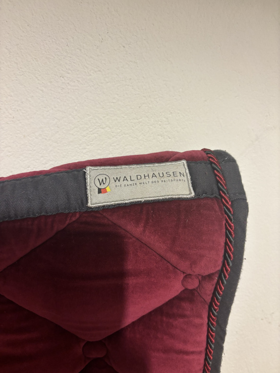 Tapis de selle Waldhausen rouge occasion