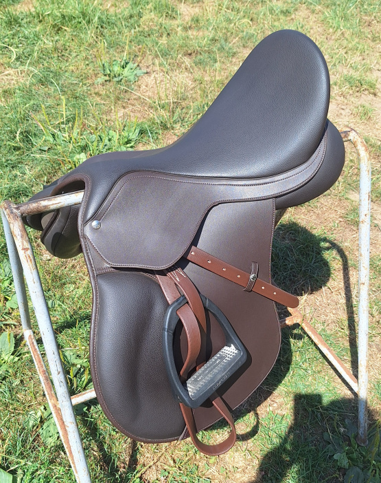 Selle mixte Wintec 500 Cair Hart 17,5 pouces (2025) occasion
