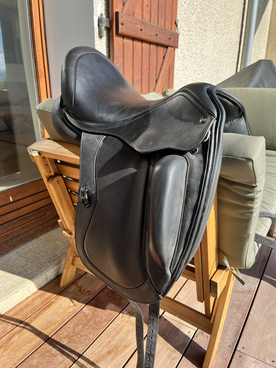 Selle dressage Sellerie Baude 17 pouces (2024) occasion