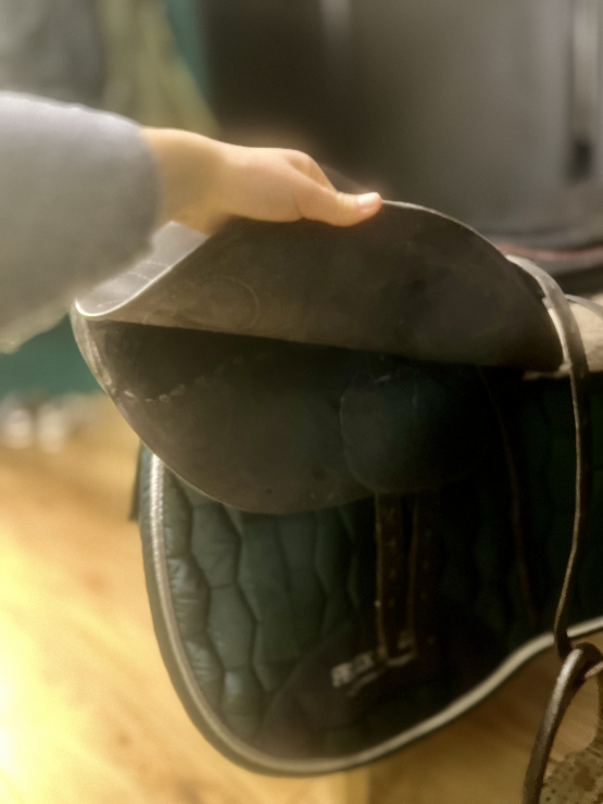Selle cross 18.5 pouces occasion