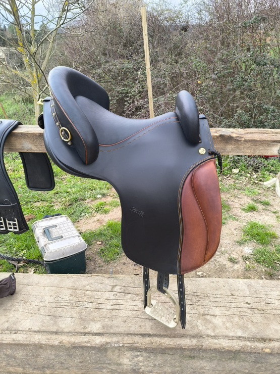 Selle portugaise Zaldi 17 pouces (2023) occasion