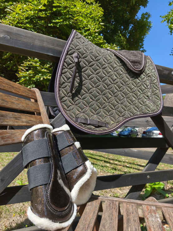 Lot Tapis de selle & guêtres Showmaster marron (cheval) occasion