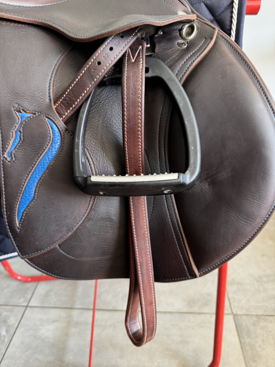 Selle mixte Antares 16,5 pouces occasion