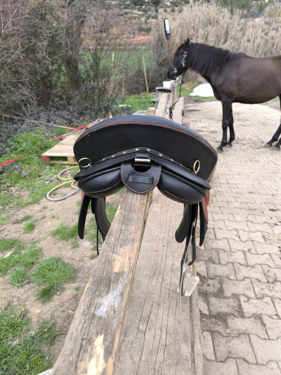 Selle portugaise Zaldi 17 pouces (2023) occasion