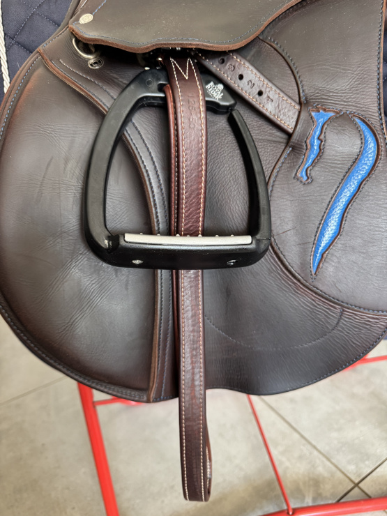 Selle mixte Antares 16,5 pouces occasion