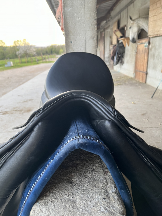 Selle dressage Ikonic évolution 17 pouces (2017) occasion