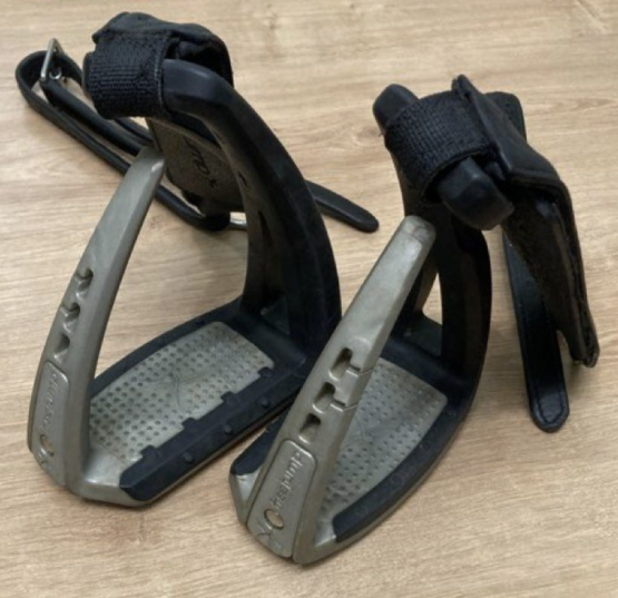 Etriers FreeJump Soft Up Lite et ses étrivières occasion