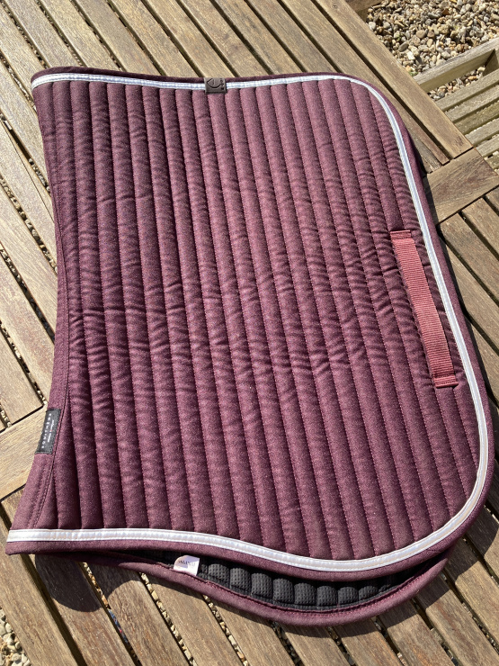 Tapis de selle Equithème prune bord argent occasion