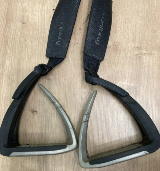 Etriers FreeJump Soft Up Lite et ses étrivières occasion