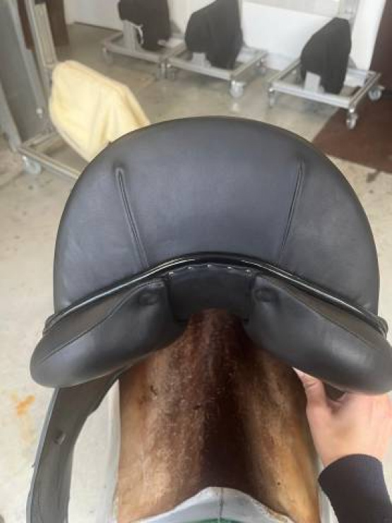 Selle dressage GBS 17.5 pouces (2023) occasion