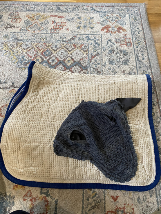 Ensemble tapis & bonnet Anna Scarpati gris occasion