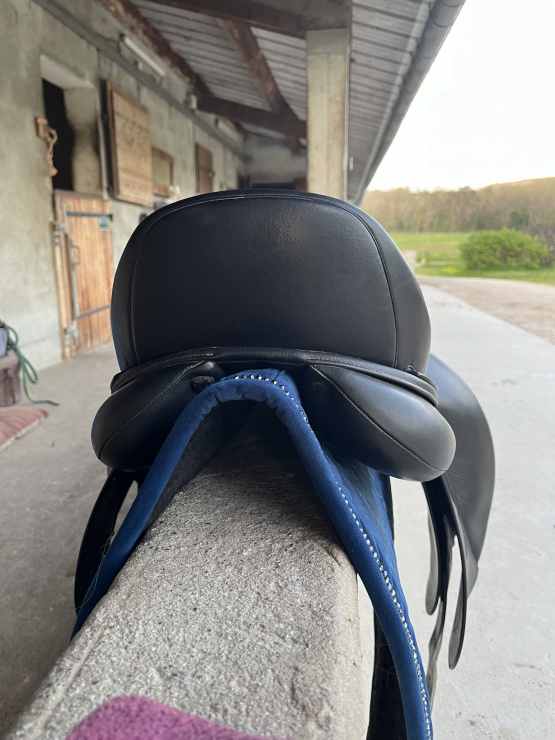 Selle dressage Ikonic évolution 17 pouces (2017) occasion