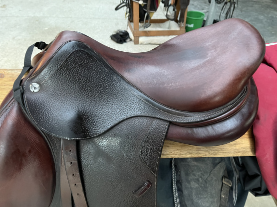 Selle obstacle CWD 17 pouces (2020) occasion