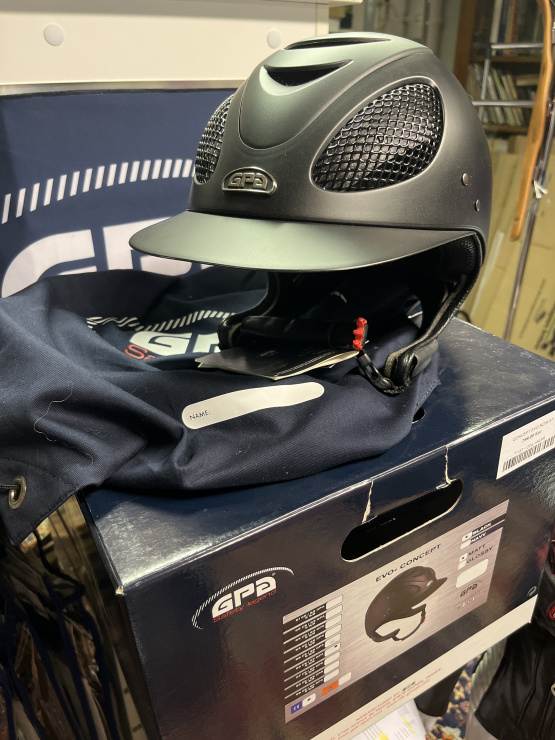 Casque équitation GPA concept evo noir (56-57) occasion