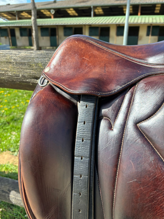 Selle dressage Devoucoux Makila 17,5 pouces occasion