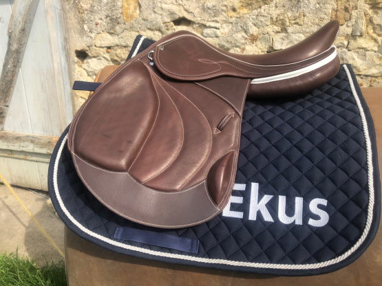 Selle obstacle Ekus F1  17,5 pouces (2023) occasion
