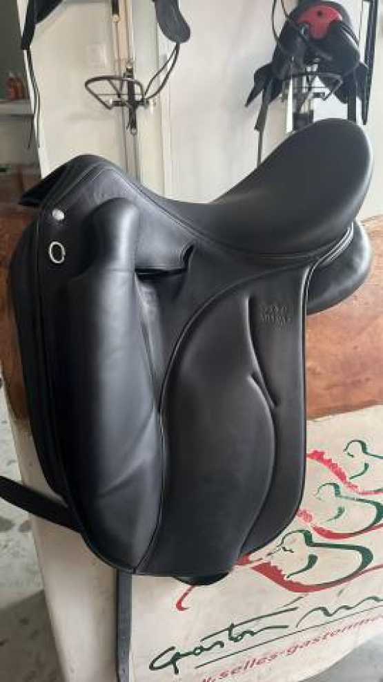 Selle dressage Devoucoux Makila Lab 17 pouces (2021) occasion