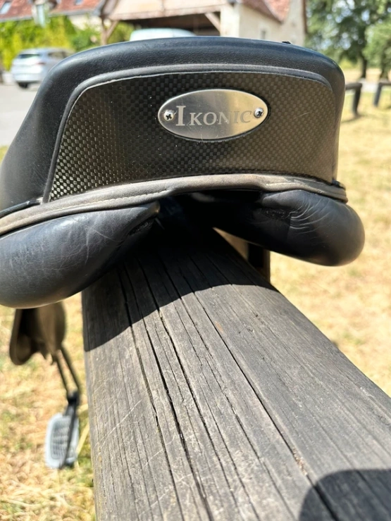 Selle obstacle Ikonic Jumping Elite 17 pouces (2019) occasion Selle obstacle Ikonic Jumping Elite 17 pouces (2019) occasion