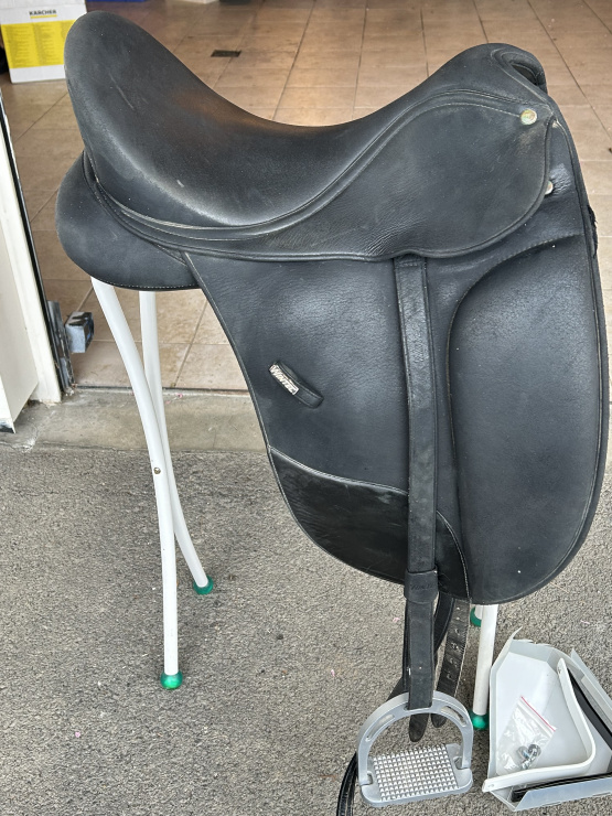 Selle dressage Wintec Cair Isabella 16,5 pouces occasion