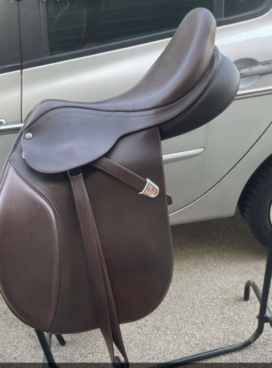 Selle mixte Bates 17,5 pouces occasion