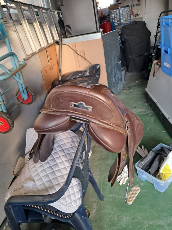 Selle mixte Bates 17.5 pouces (2016) occasion