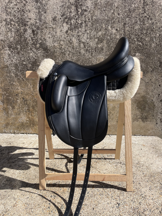 Selle dressage Aachen 17,5 pouces (2023) occasion