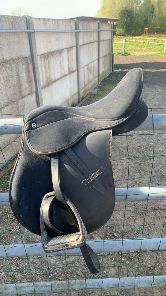 Selle mixte Daslo 17,5 pouces occasion