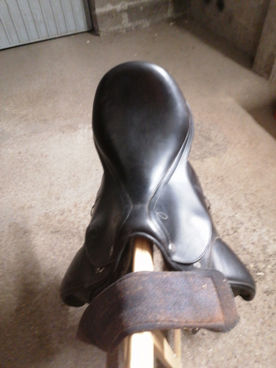 Selle dressage Fouilloux 18 pouces (2015) occasion