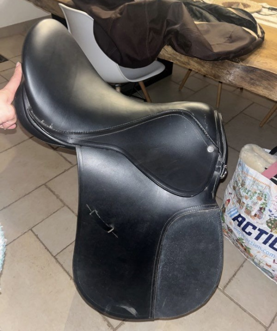 Selle mixte Fouganza 17,5 pouces (2024) occasion