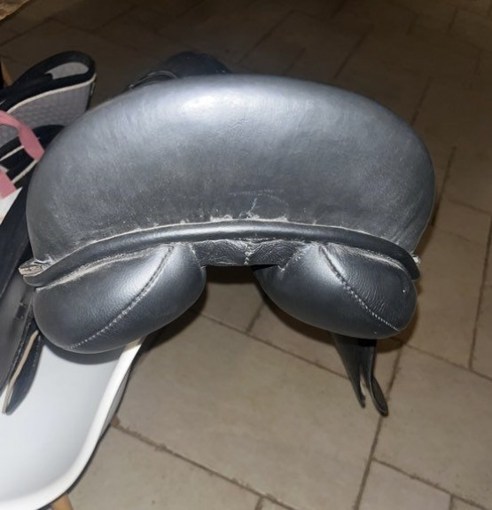 Selle mixte Fouganza 17,5 pouces (2024) occasion