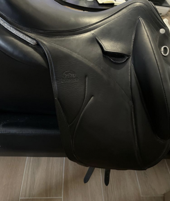 Selle dressage Devoucoux Viktoria 18 pouces (2022) occasion