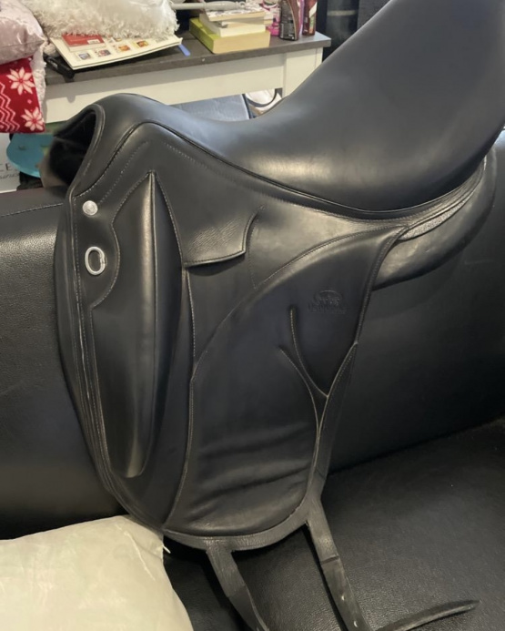 Selle dressage Devoucoux Viktoria 18 pouces (2022) occasion