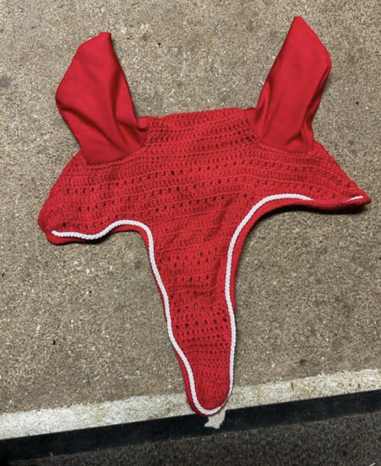 Bonnet équitation rouge (poney) neuf occasion
