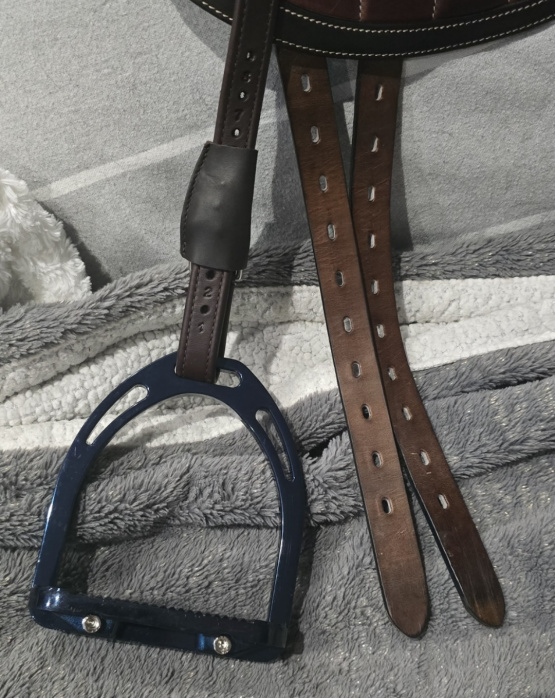 Selle dressage Equipe Viktoria 17 pouces (2015) occasion