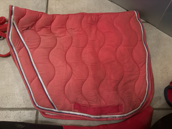 tapis de selle Equitheme rose coupé (cheval) occasion