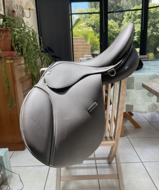 Selle mixte Norton 17,5 pouces occasion
