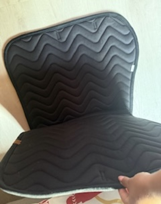 Tapis de selle Equithème velours noir (cheval) neuf occasion