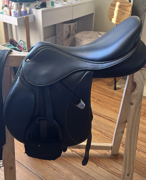 Selle mixte Bates mixte care 17,5 pouces (2022) occasion