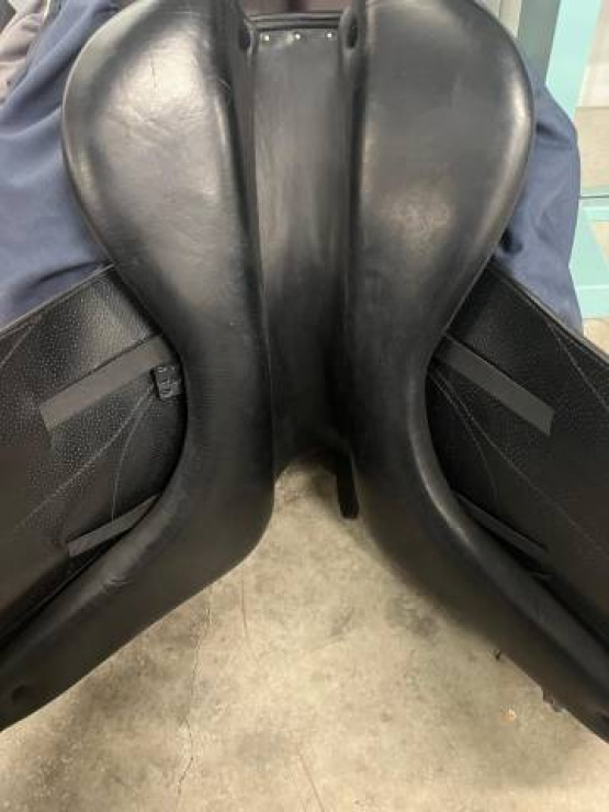 Selle dressage Forestier Aachen 17,5 pouces (2022) occasion