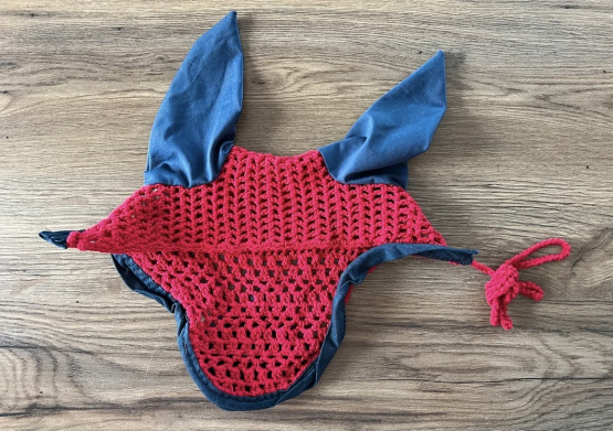 Bonnet bleu & rouge (Poney) occasion