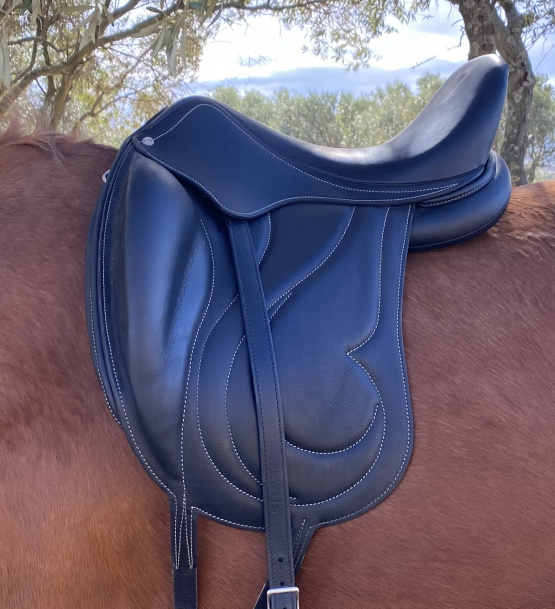 Selle dressage Antares Cadence 17 pouces (2022) occasion