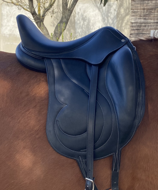 Selle dressage Antares Cadence 17 pouces (2022) occasion