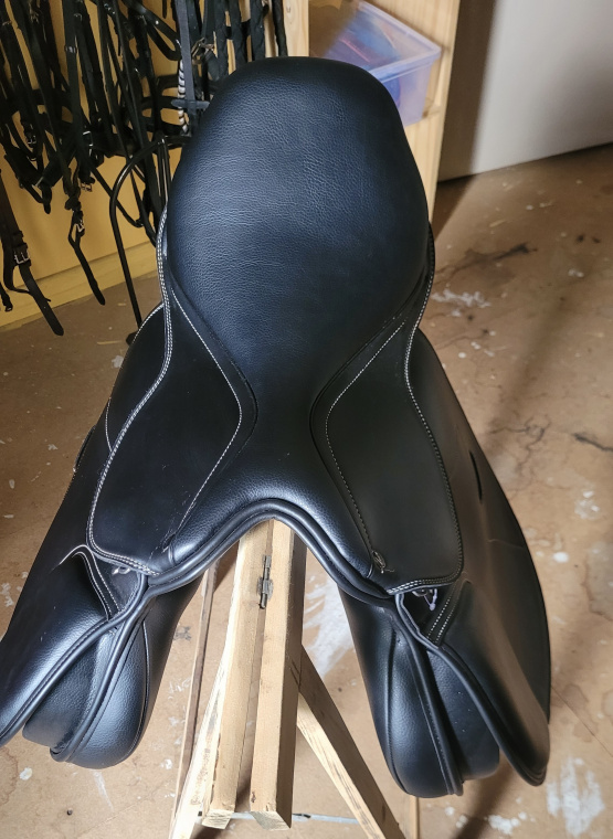 Selle mixte TdeT 17,5 pouces (2025) neuf occasion