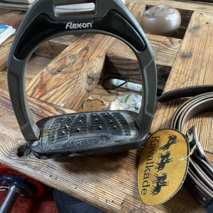 Étriers Flex-On & étrivières Kavalcade (neuf) occasion Étriers Flex-On & étrivières Kavalcade (neuf) occasion