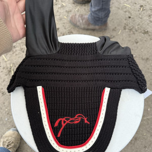 Bonnet Pénélope Leprévost noir (cheval) neuf occasion Bonnet Pénélope Leprévost noir (cheval) neuf occasion