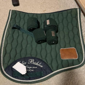Tapis de selle Félix Bühler vert (cheval) et bandes X4 (poney) occasion