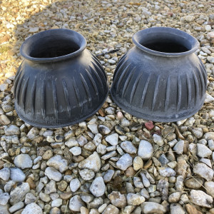 Cloches noir caoutchouc (pur sang) neuf occasion
